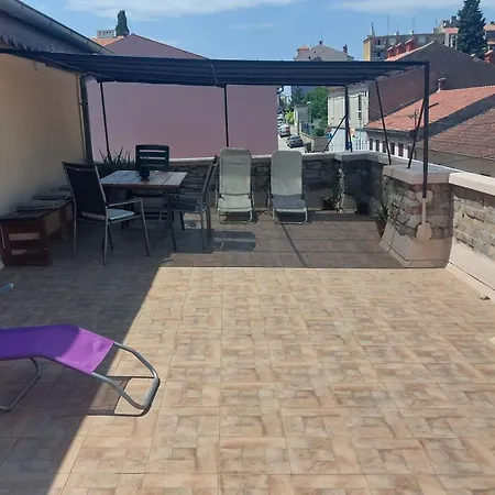 In Centre With Huge Terace * Πούλα