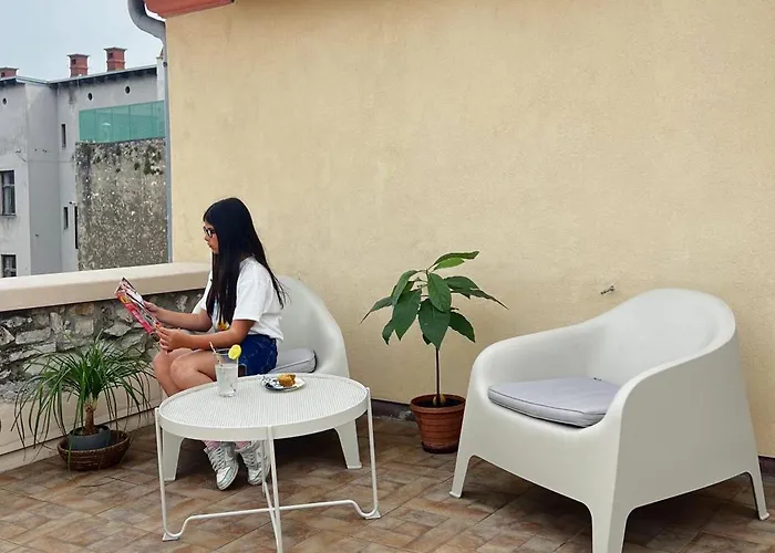 In Centre With Huge Terace Apartament