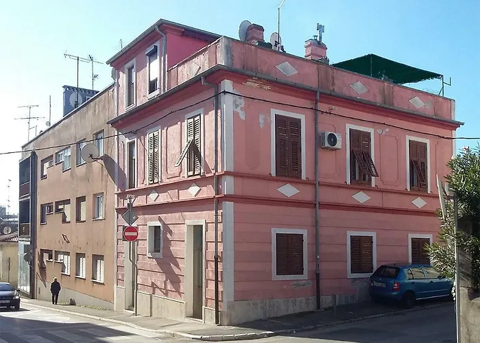 In Centre With Huge Terace * Pula